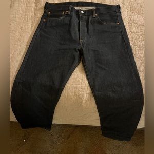 IAM selling these pairs of Levi’s 501’s, the color is very dark blue
